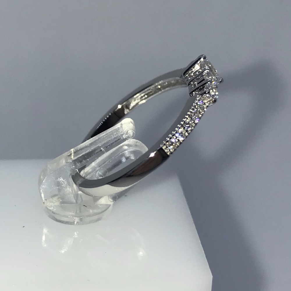 925 Sterling Silver Emerald Cut Ring - Picture 4 of 9